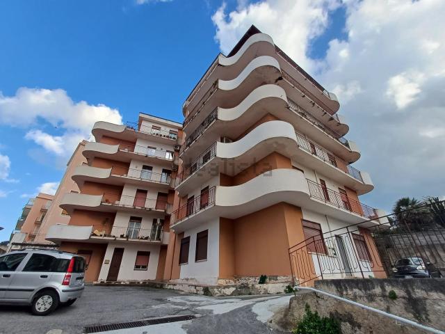Appartamento in vendita a Carasi, Patti