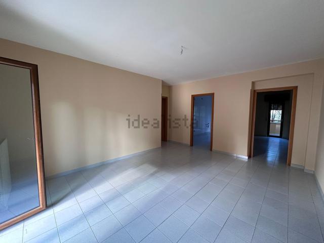 Appartamento in vendita a Cooperative “Settembre 291”, Calabria