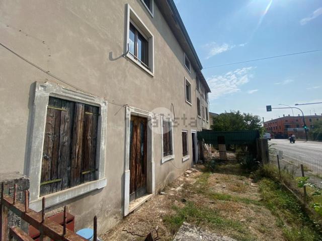 Appartamento in vendita a Basson, Brenzone
