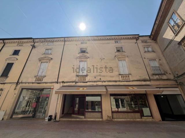 Appartamento in vendita a Lonigo, Veneto