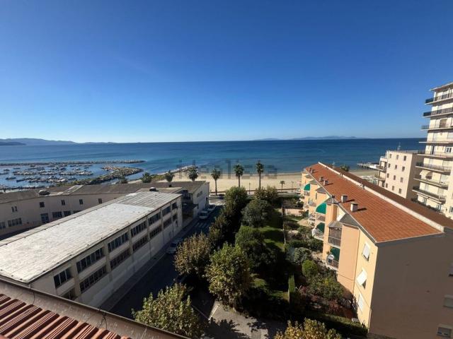 Attico in vendita a Centro, Follonica