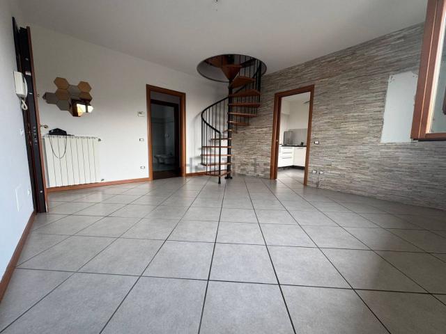 Appartamento in vendita a Osio Sotto, Lombardia