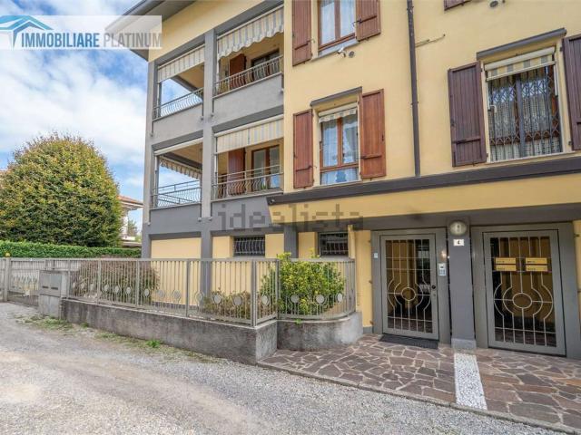 Appartamento in vendita a Biassono, Monza e della Brianza