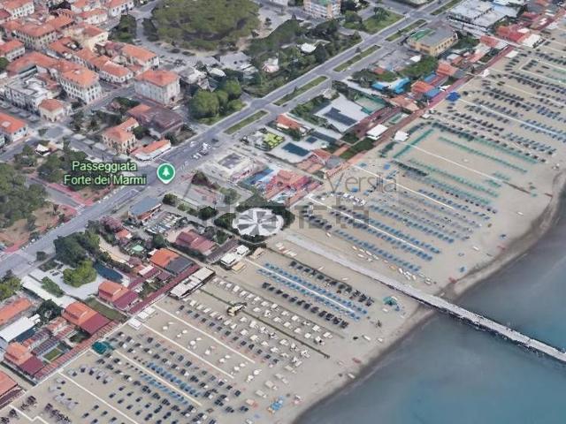 Attico in vendita a Vittoria Apuana, Forte dei Marmi
