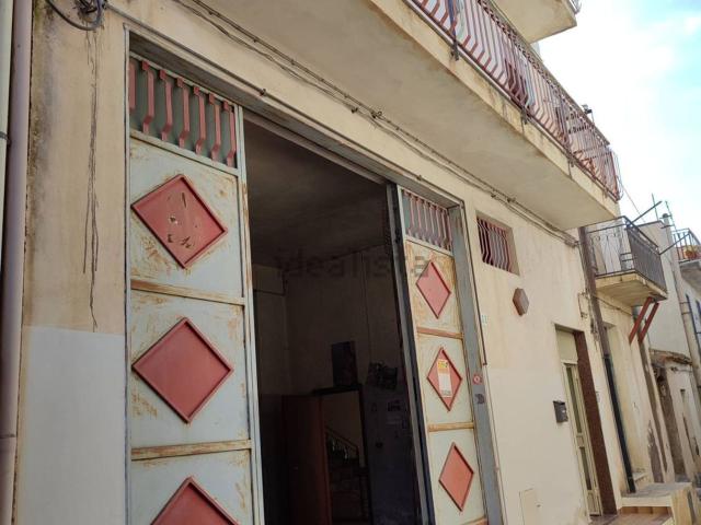 Appartamento in vendita a Santa Maria Di Licodia, Catania