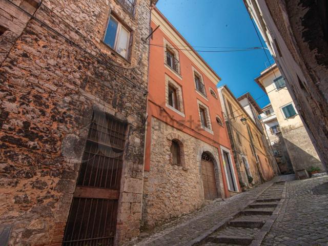 Appartamento in vendita a Priverno, Lazio
