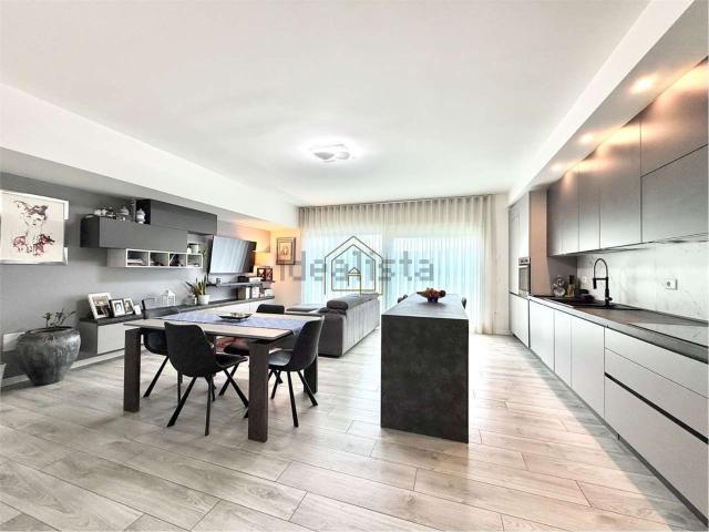 Appartamento in vendita a Vicina, Desenzano Del Garda