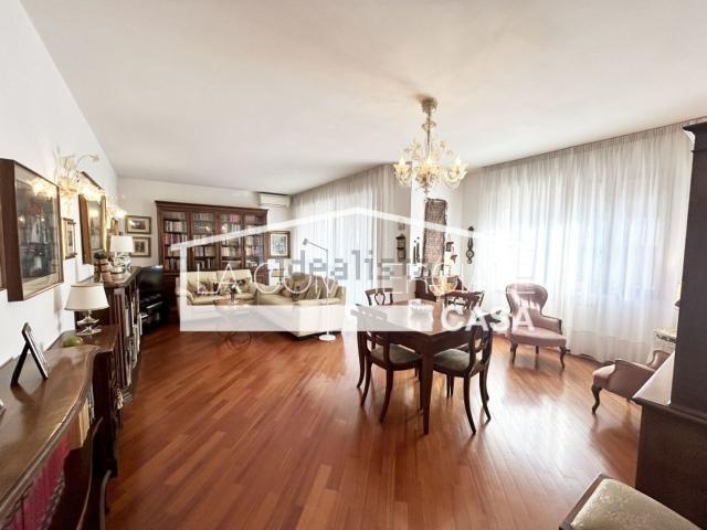 Appartamento in vendita a Mestre-Carpenedo, Venezia