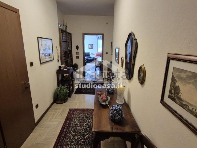 Appartamento in vendita a Lovere, Lombardia