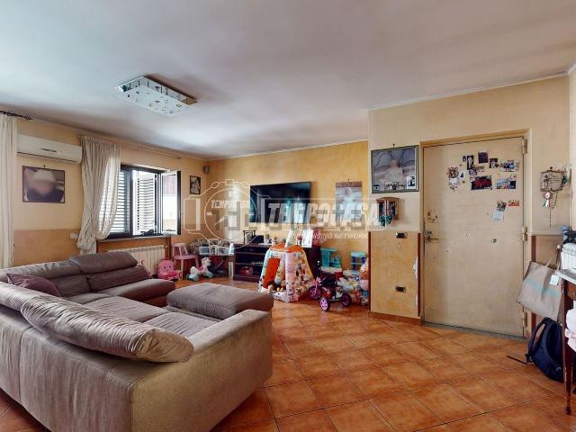 Appartamento in vendita a Lusciano, Campania