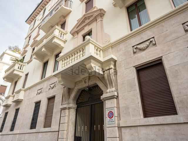 Appartamento in vendita a Tre Torri, Milano