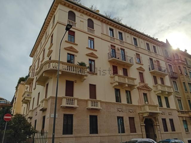 Appartamento in vendita a Municipio 8 di Milano, Milano