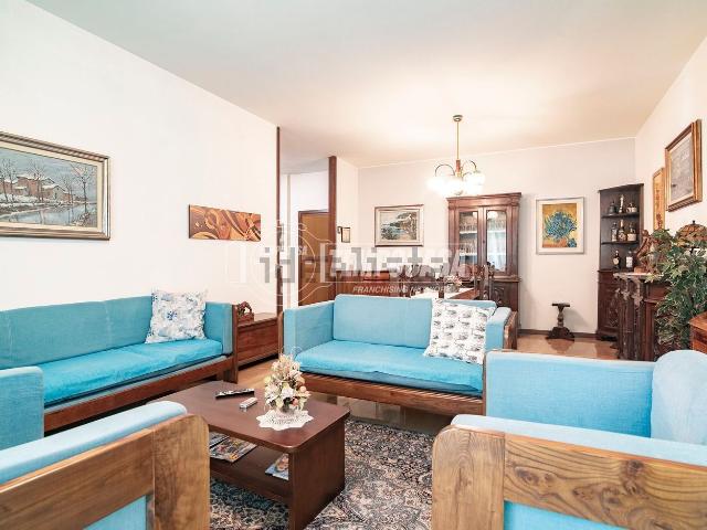 Appartamento in vendita a Treviglio, Lombardia