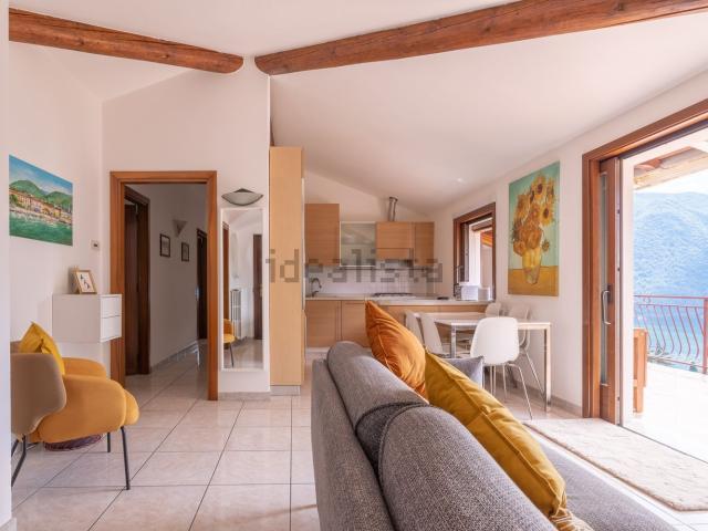 Attico in vendita a Argegno, Como