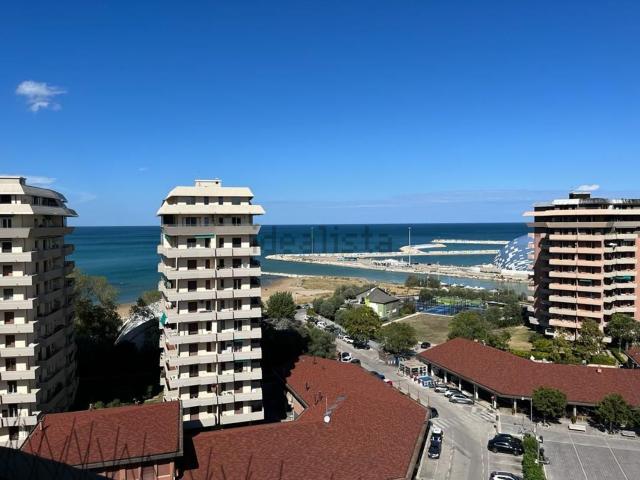 Attico in vendita a Baia Flaminia, Marche