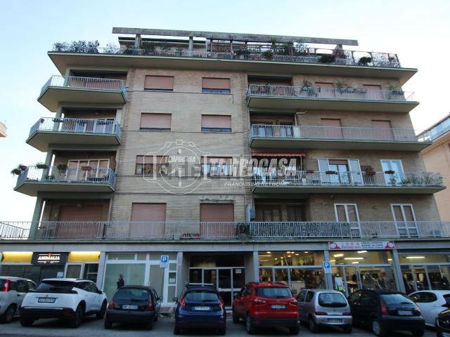 Appartamento in vendita a Tirassegno, Marche