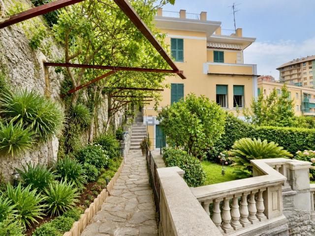 Appartamento in vendita a Chiappeto, Genova