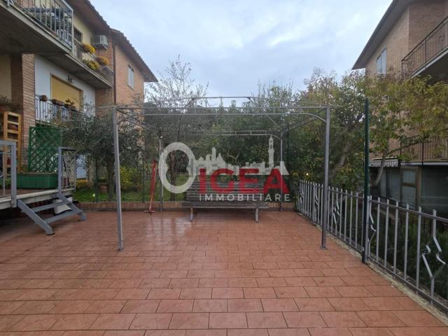 Appartamento in vendita a Siena, Vico Alto