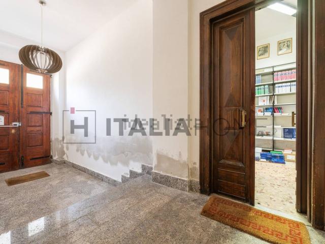 Appartamento in vendita a Bonaria, Cagliari