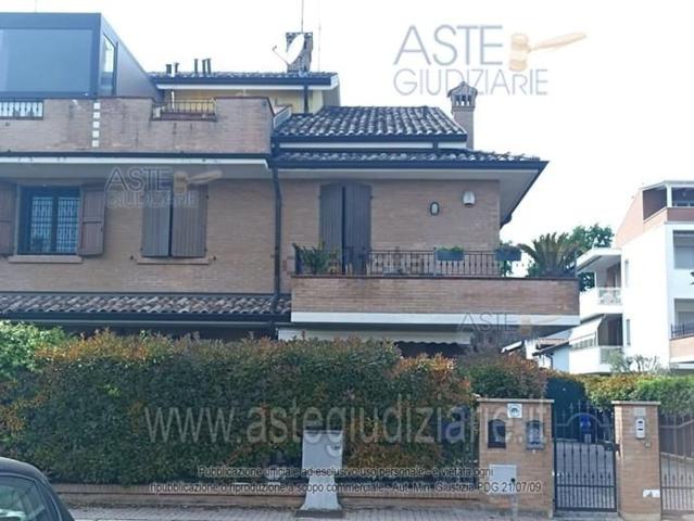 Appartamento in vendita a Carpi, Modena