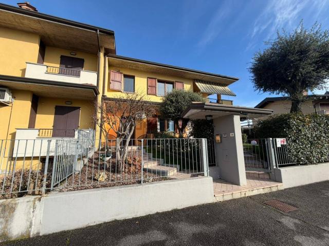 Appartamento in vendita a Calcinate, Lombardia