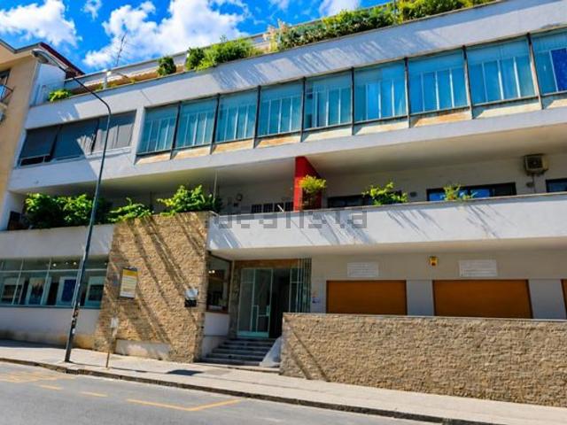 Appartamento in vendita a Municipalità 1, Campania