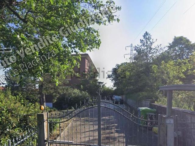 Appartamento in vendita a Fornovo Di Taro, Reggio Emilia