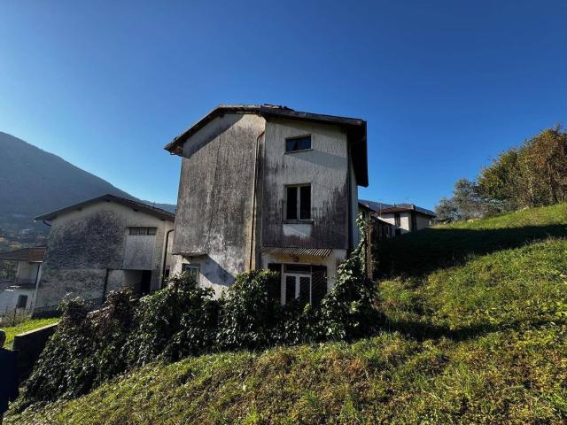 Appartamento in vendita a Albino, Lombardia