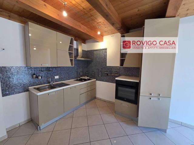 Appartamento in vendita a Rovigo, Veneto