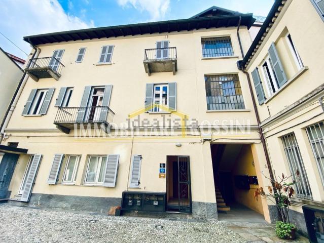 Appartamento in vendita a Biumo Superiore, Varese
