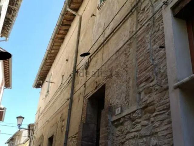 Appartamento in vendita a Esanatoglia, Macerata
