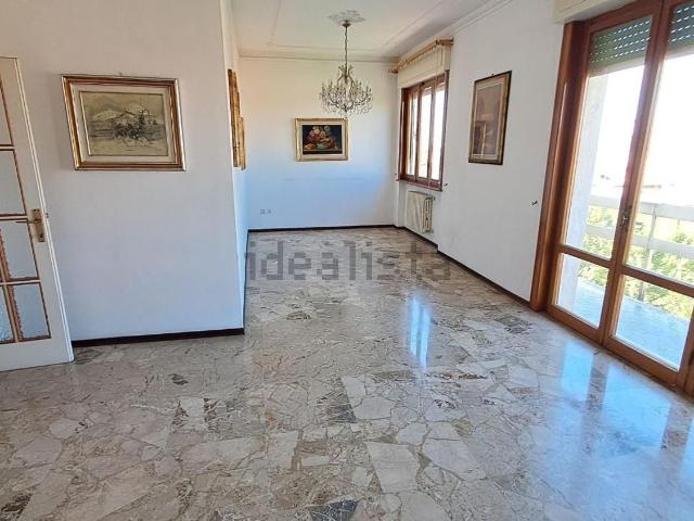 Appartamento in vendita a Cecina, Toscana