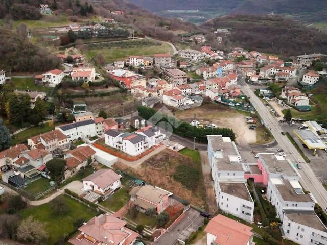 Appartamento in vendita a Castelgomberto, Veneto