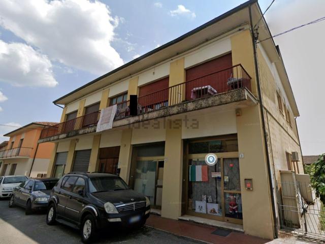 Appartamento in vendita a Alberghi, Uzzano E Castello