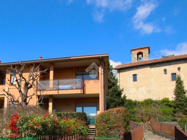Appartamento in vendita a Barzanò, Lombardia