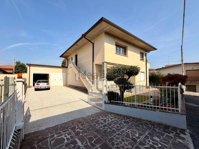 Appartamento in vendita a Pirlotti, Capriolo