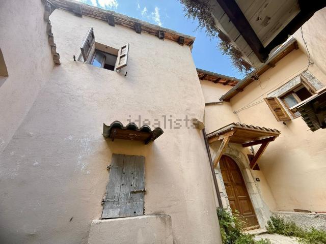 Appartamento in vendita a Cerreto Di Spoleto, Umbria