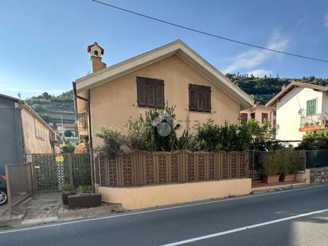 Appartamento in vendita a Vallecrosia Alta, Vallecrosia