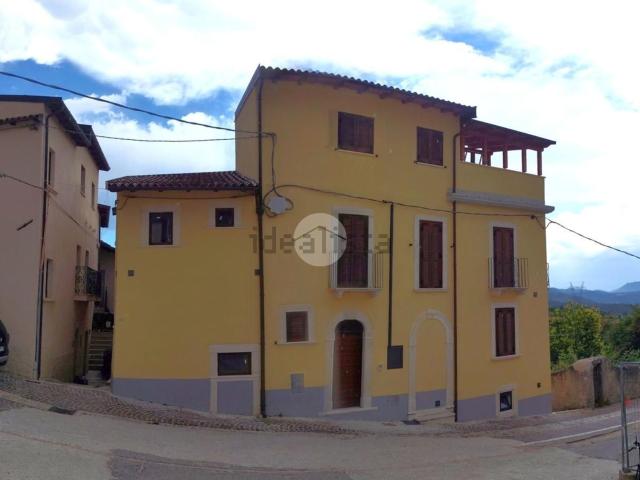 Appartamento in vendita a Barisciano, Abruzzo