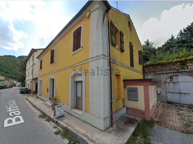 Appartamento in vendita a Arcevia, Ancona