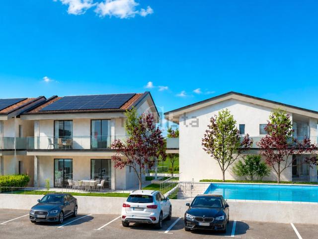 Appartamento in vendita a Padenghe Sul Garda, Lombardia