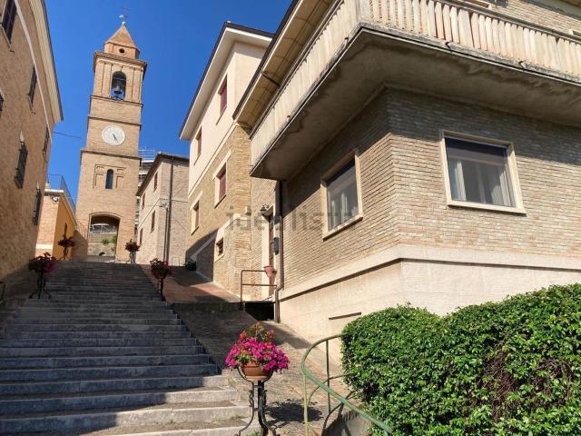 Appartamento in vendita a Colli al Metauro, Marche