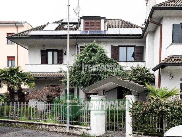Appartamento in vendita a Pogliano Milanese, Milano