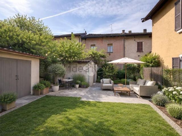 Appartamento in vendita a Varese, Lombardia