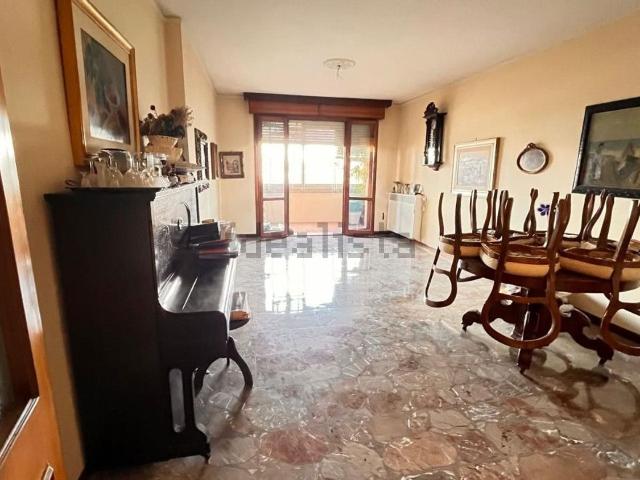 Appartamento in vendita a Modena, Villaggio Artigiano