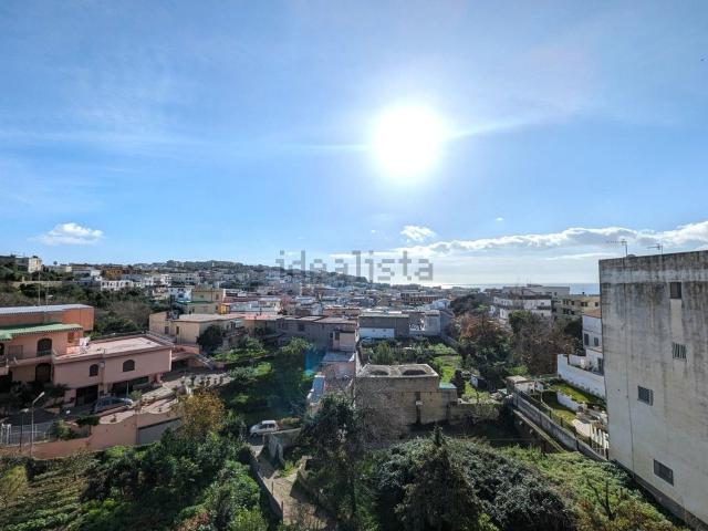 Appartamento in vendita a Monte di Procida, Napoli