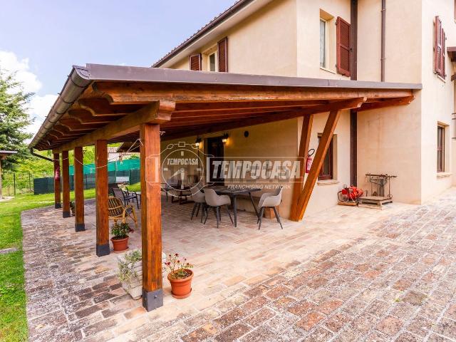 Appartamento in vendita a Pitino, Marche
