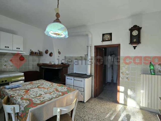 Appartamento in vendita a Palazzo Del Pero, Toscana