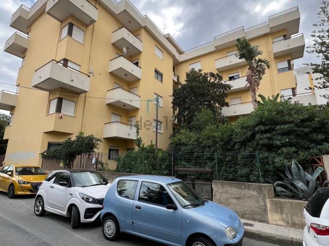 Appartamento in vendita a Cannistrà, Barcellona Pozzo Di Gotto