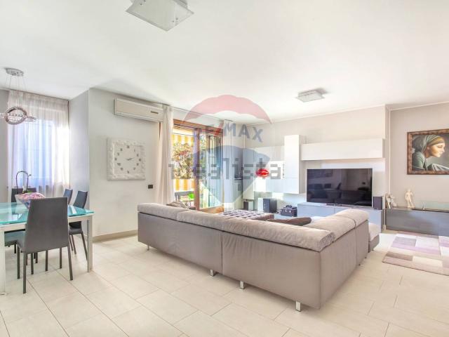 Appartamento in vendita a Sovico, Lombardia